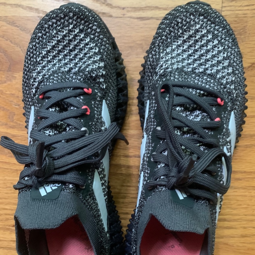 Women's Adidas 4D FWD Black White Pink Sz 7.5 excellent